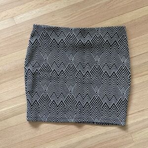 Zara Stretchy Mini Skirt - Size L